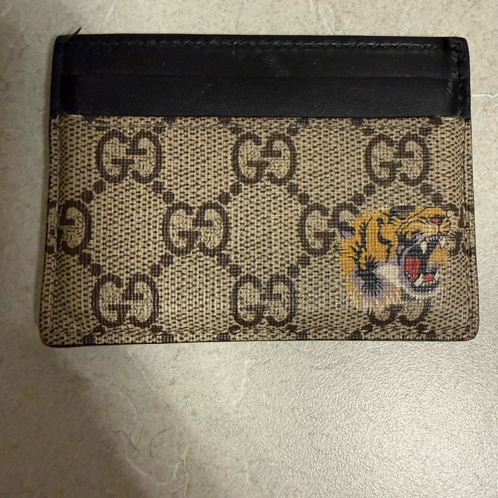 Auth Gucci GG Monogram Card Holder with Tiger Motif, Made In Italy
